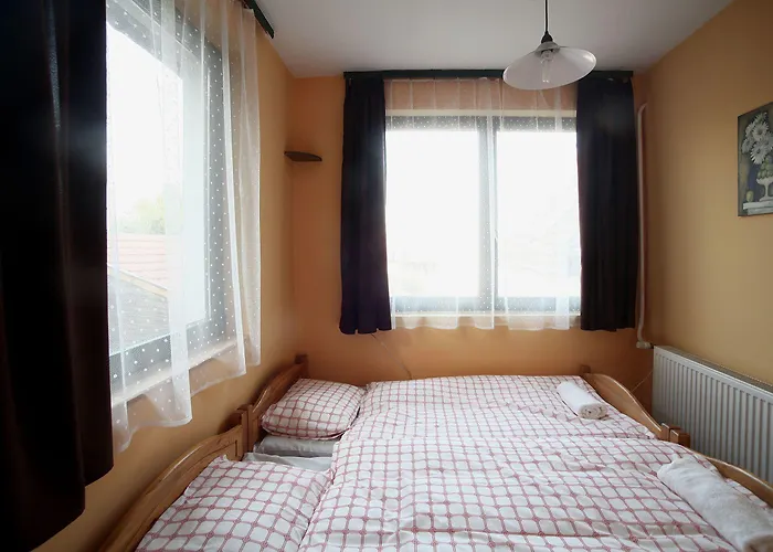 Bed & Breakfast Csillagtura Panzio Eger