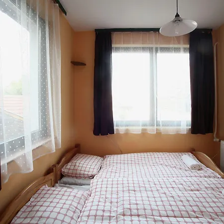 Bed & Breakfast Csillagtura Panzio Eger