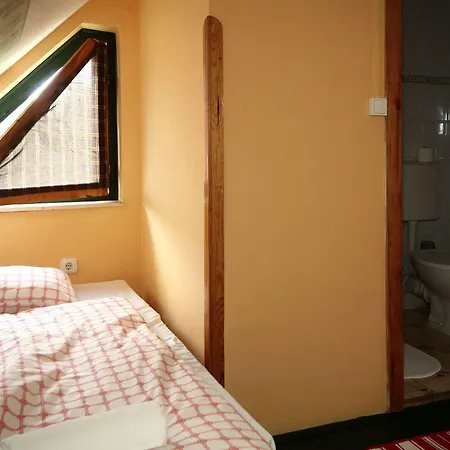 Csillagtura Panzio B&B 에게르