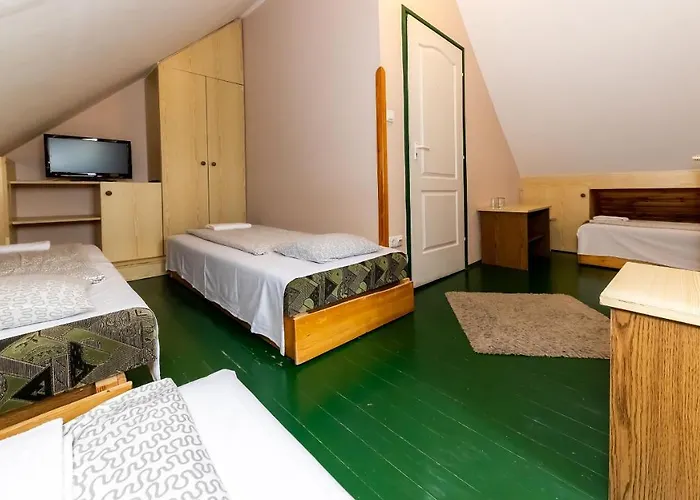 Csillagtura Panzio 3* إغير